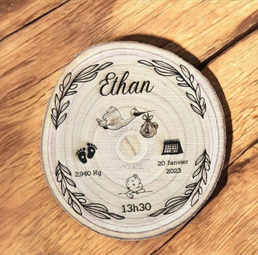 Image disque en bois personnalisé naissance 2