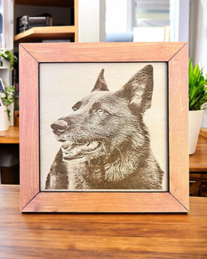 Image gravure aniaml chien sur bois